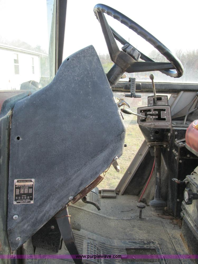 image for item B2631 1980 Massey-Ferguson 2705 tractor