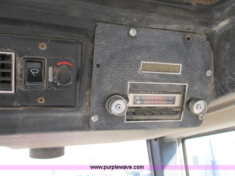 image for item B2631 1980 Massey-Ferguson 2705 tractor