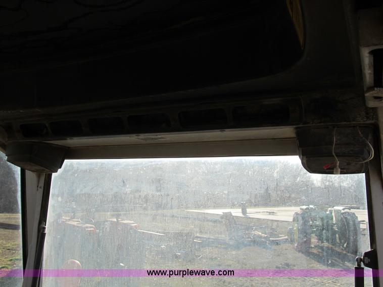 image for item B2631 1980 Massey-Ferguson 2705 tractor