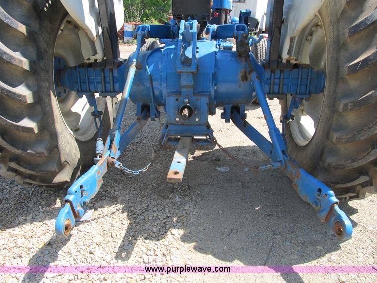 image for item B2689 1994 Ford 3230 tractor