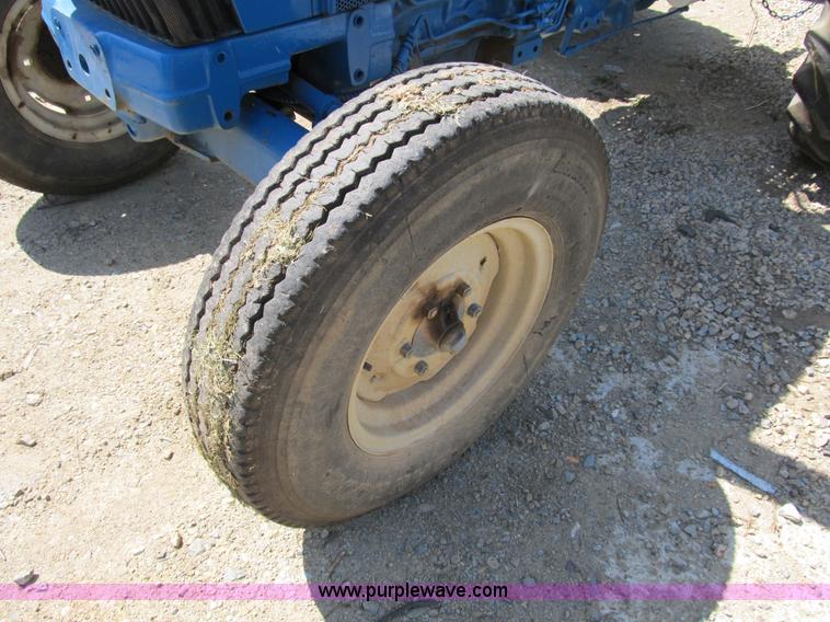 image for item B2689 1994 Ford 3230 tractor