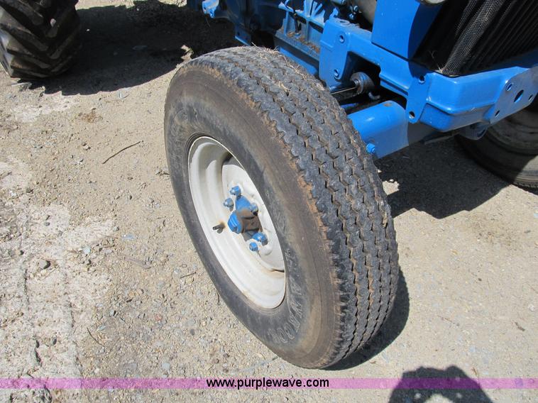 image for item B2689 1994 Ford 3230 tractor