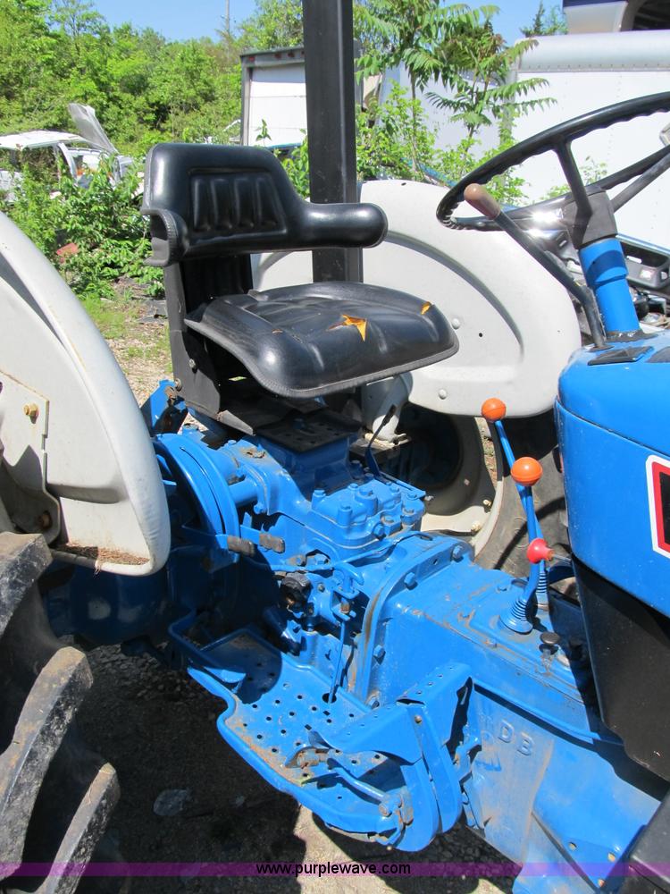 image for item B2689 1994 Ford 3230 tractor