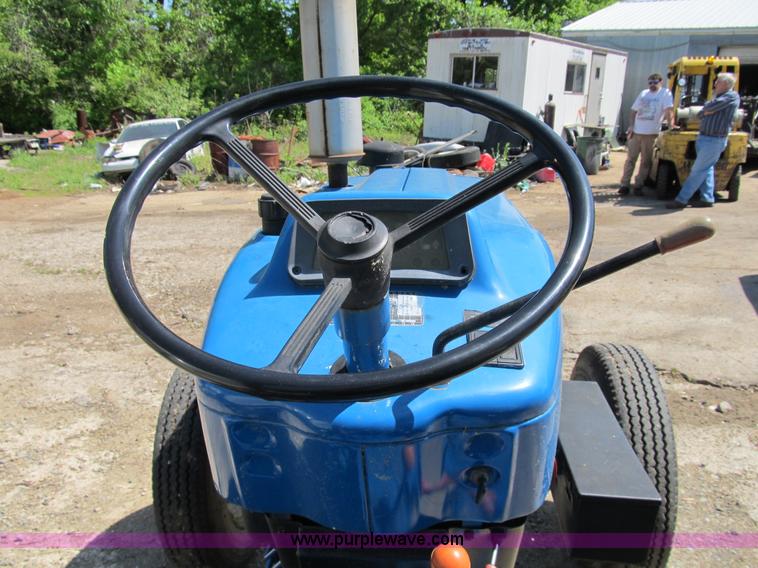 image for item B2689 1994 Ford 3230 tractor
