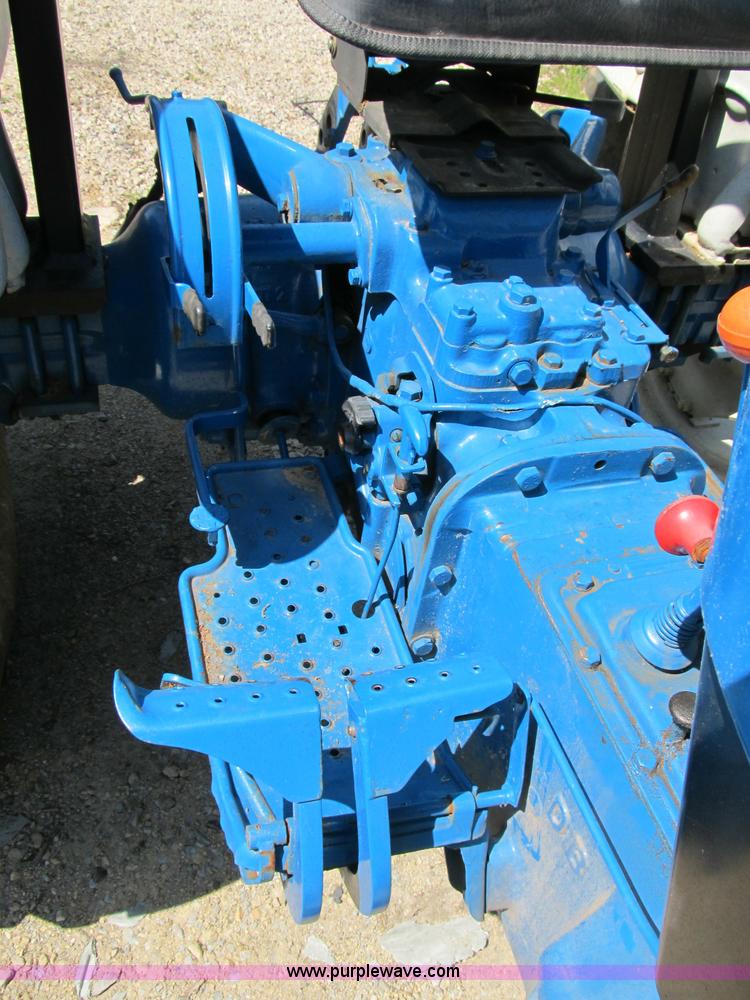 image for item B2689 1994 Ford 3230 tractor