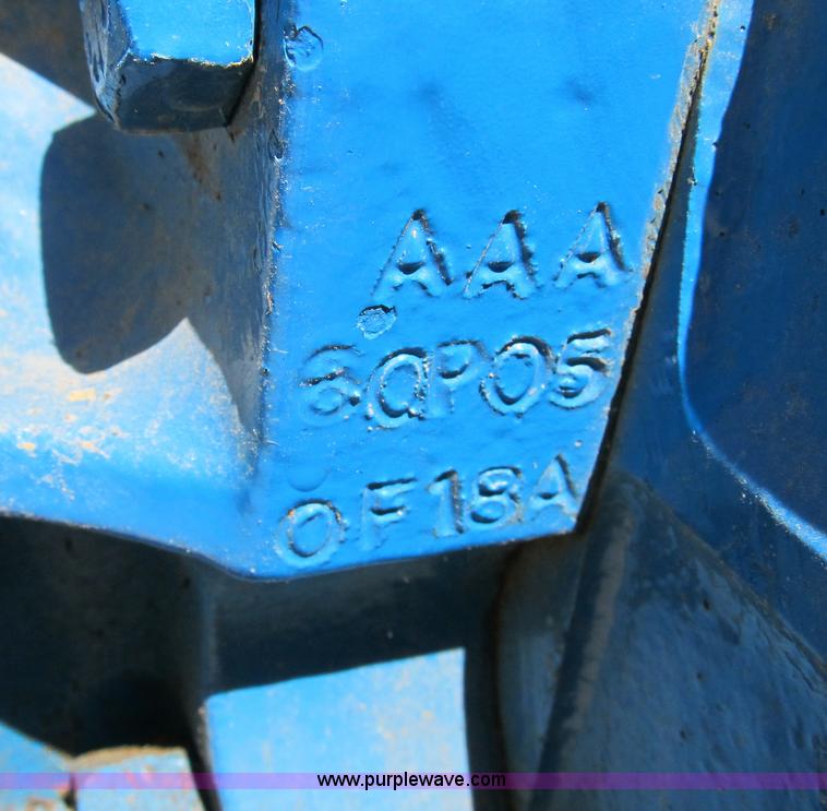 image for item B2689 1994 Ford 3230 tractor