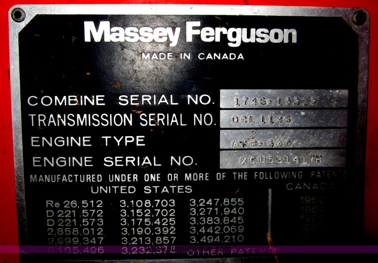 image for item B3164 1982 Massey-Ferguson 860 combine with header