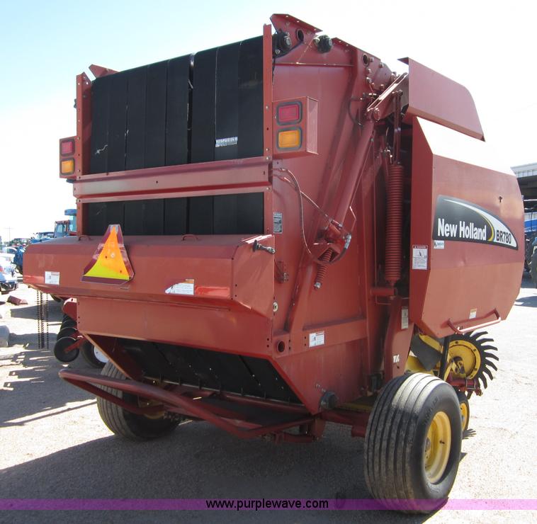 image for item B3186 2003 New Holland BR780 round baler