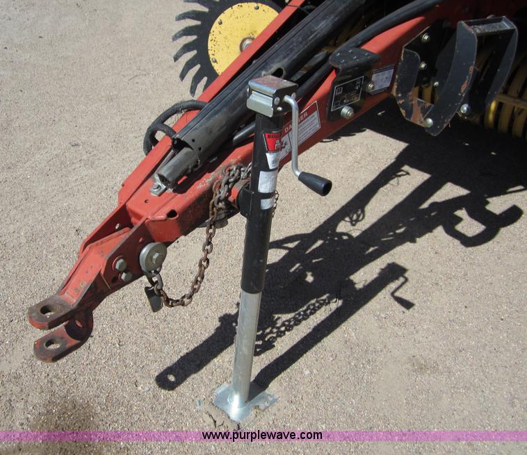 image for item B3186 2003 New Holland BR780 round baler