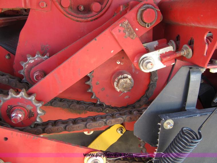 image for item B3186 2003 New Holland BR780 round baler