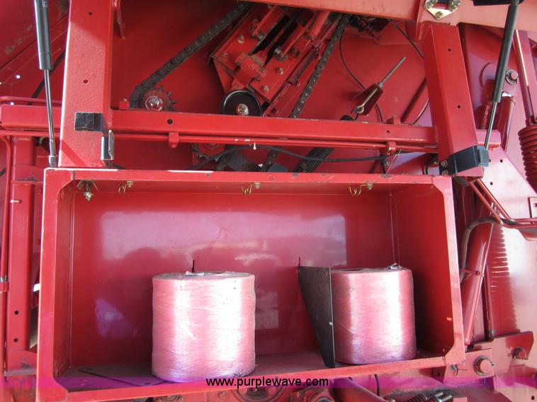 image for item B3186 2003 New Holland BR780 round baler