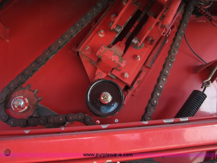 image for item B3186 2003 New Holland BR780 round baler