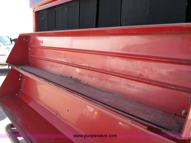 image for item B3186 2003 New Holland BR780 round baler