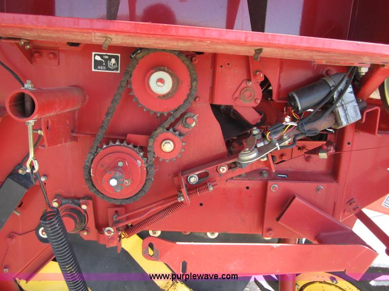 image for item B3186 2003 New Holland BR780 round baler