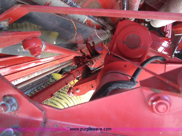 image for item B3186 2003 New Holland BR780 round baler