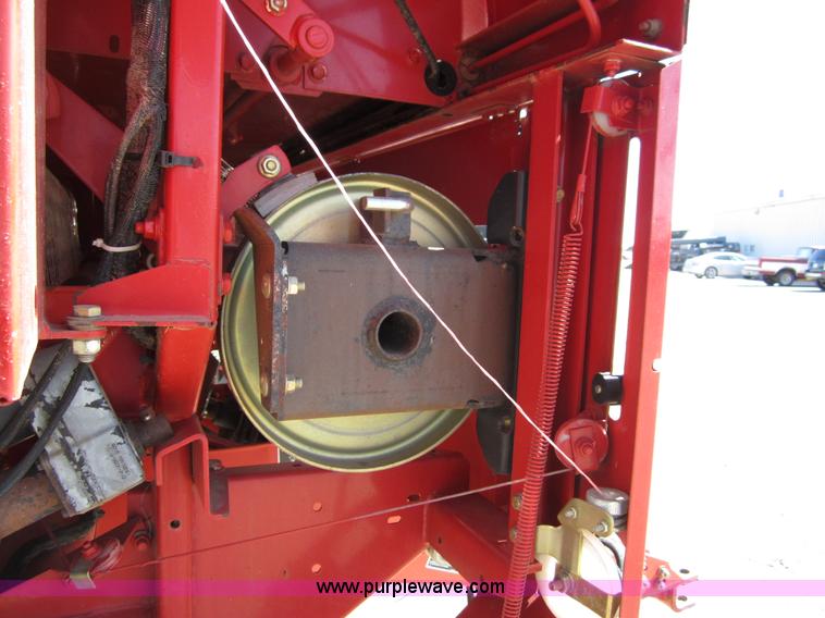 image for item B3186 2003 New Holland BR780 round baler