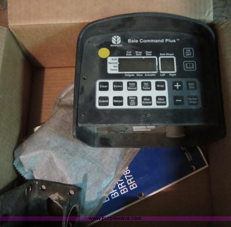 image for item B3186 2003 New Holland BR780 round baler