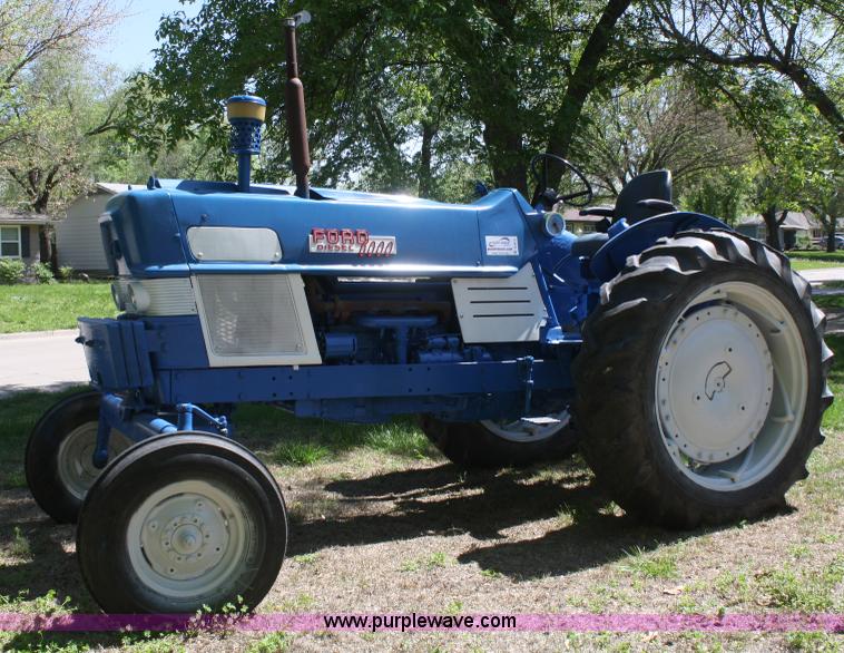 image for item B6519 1963 Ford 6000 tractor