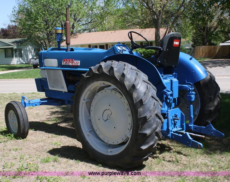 image for item B6519 1963 Ford 6000 tractor