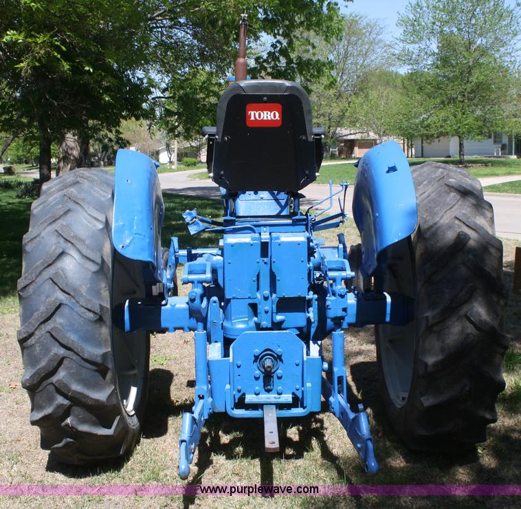 image for item B6519 1963 Ford 6000 tractor