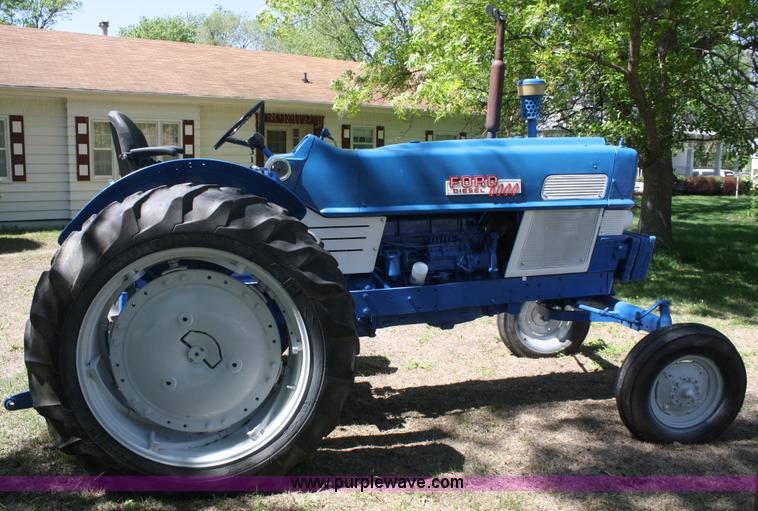 image for item B6519 1963 Ford 6000 tractor