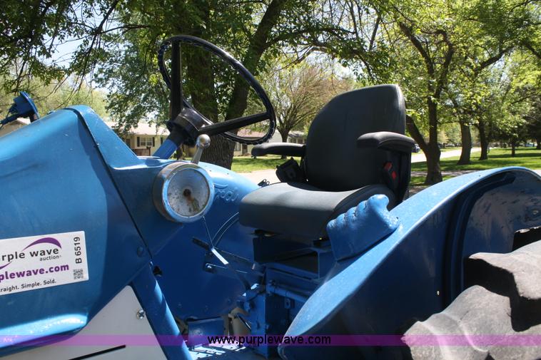 image for item B6519 1963 Ford 6000 tractor