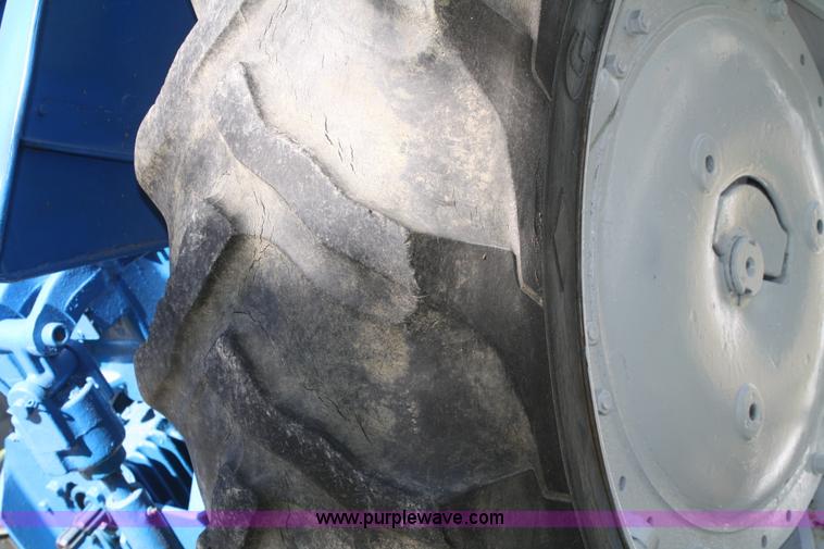 image for item B6519 1963 Ford 6000 tractor