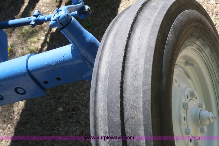 image for item B6519 1963 Ford 6000 tractor