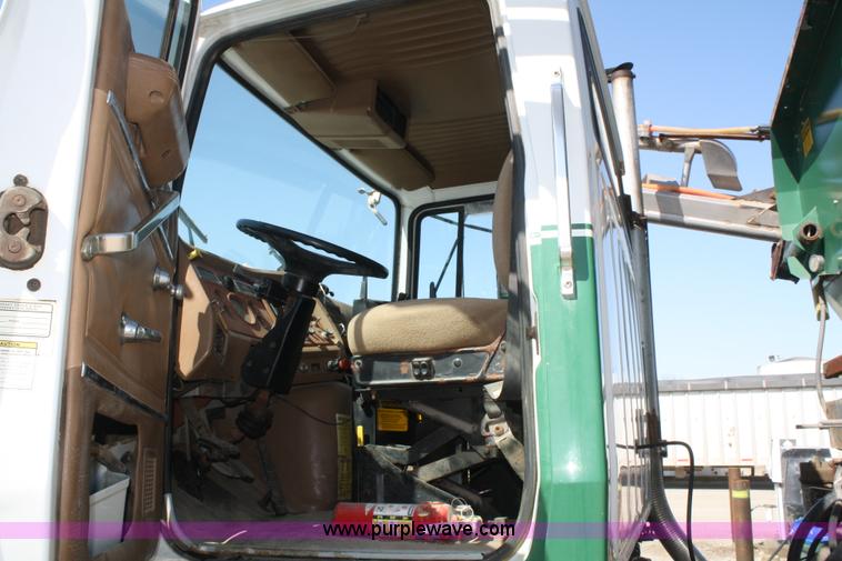 image for item B6524 1996 Ford LN8000 Loral Air Max fertilizer truck
