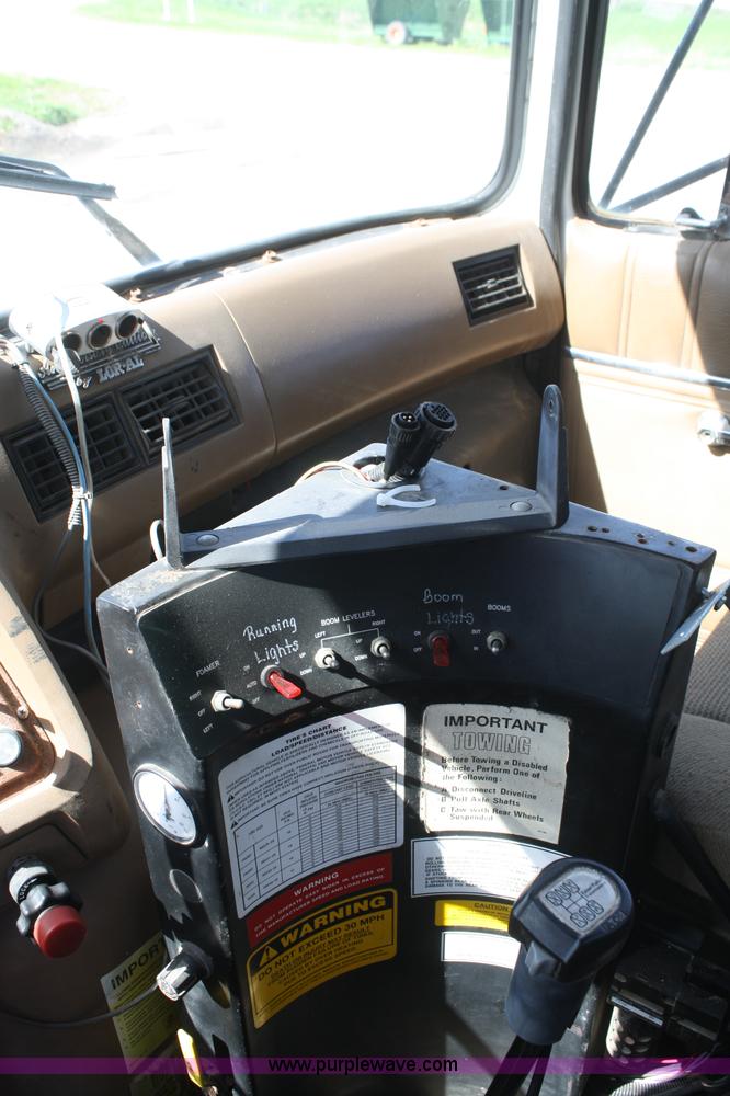 image for item B6524 1996 Ford LN8000 Loral Air Max fertilizer truck