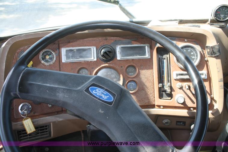 image for item B6524 1996 Ford LN8000 Loral Air Max fertilizer truck