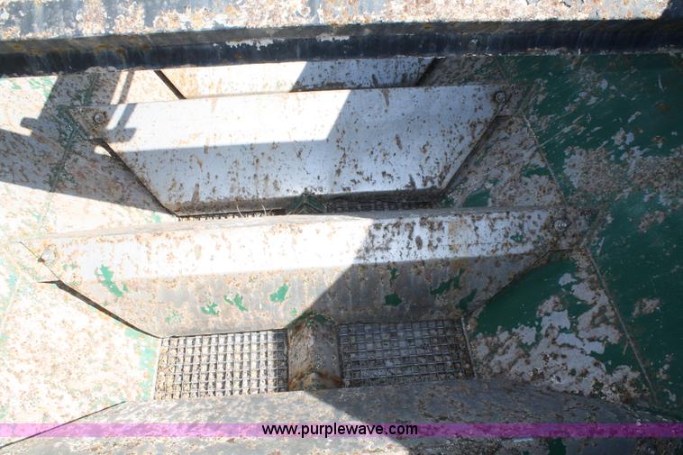 image for item B6524 1996 Ford LN8000 Loral Air Max fertilizer truck