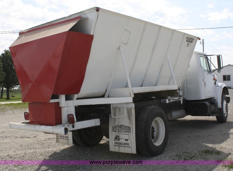 image for item B6545 1993 International 4900 semi truck with mixer box