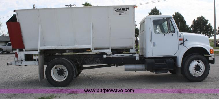 image for item B6545 1993 International 4900 semi truck with mixer box
