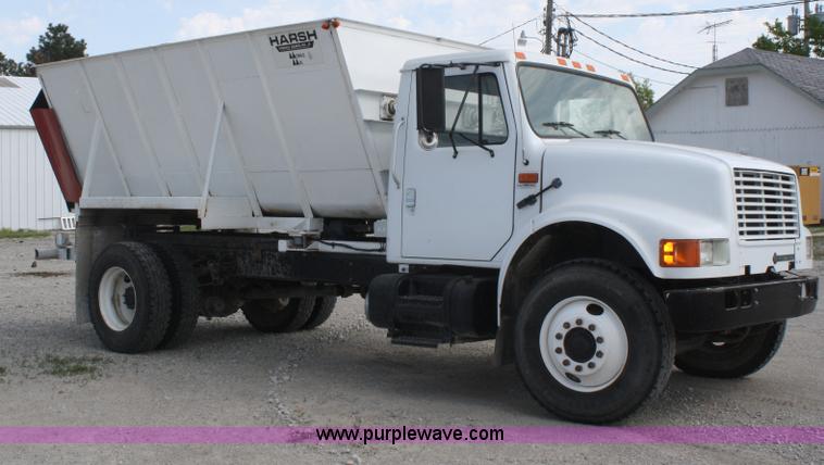 image for item B6545 1993 International 4900 semi truck with mixer box