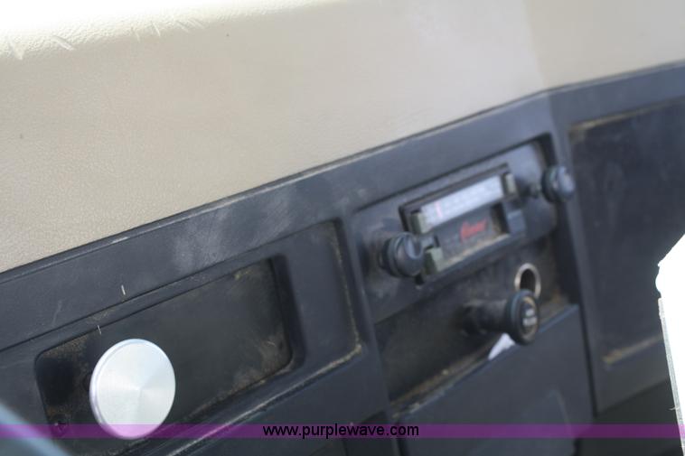 image for item B6545 1993 International 4900 semi truck with mixer box