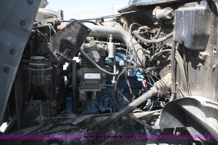 image for item B6545 1993 International 4900 semi truck with mixer box