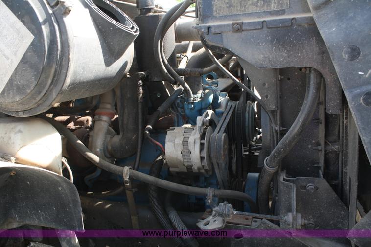 image for item B6545 1993 International 4900 semi truck with mixer box