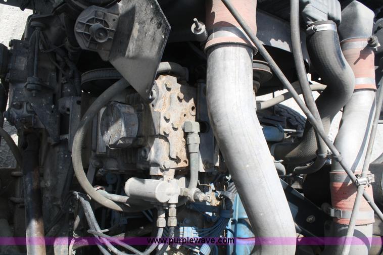 image for item B6545 1993 International 4900 semi truck with mixer box