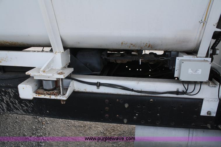 image for item B6545 1993 International 4900 semi truck with mixer box