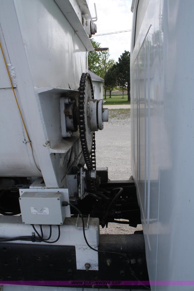 image for item B6545 1993 International 4900 semi truck with mixer box