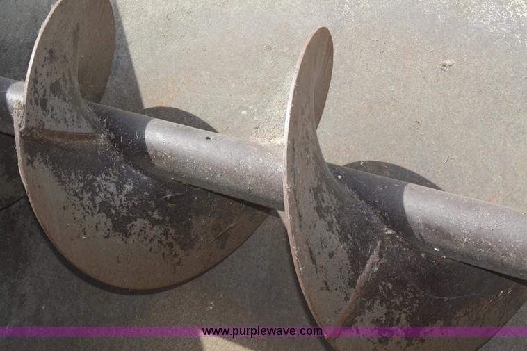 image for item B6545 1993 International 4900 semi truck with mixer box