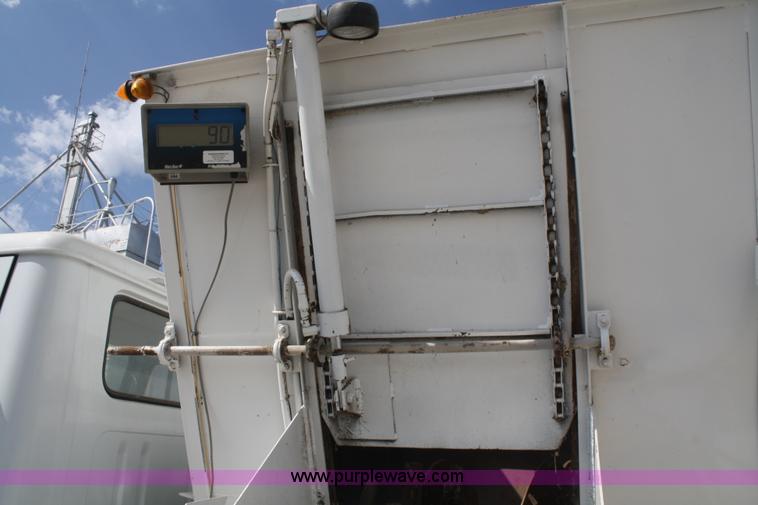 image for item B6545 1993 International 4900 semi truck with mixer box