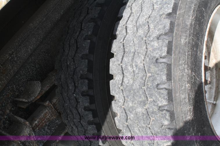 image for item B6545 1993 International 4900 semi truck with mixer box