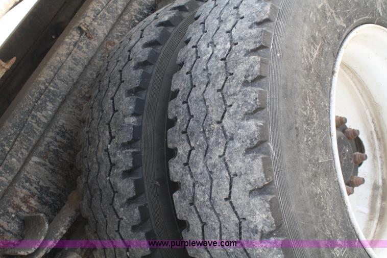 image for item B6545 1993 International 4900 semi truck with mixer box