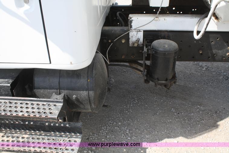 image for item B6545 1993 International 4900 semi truck with mixer box