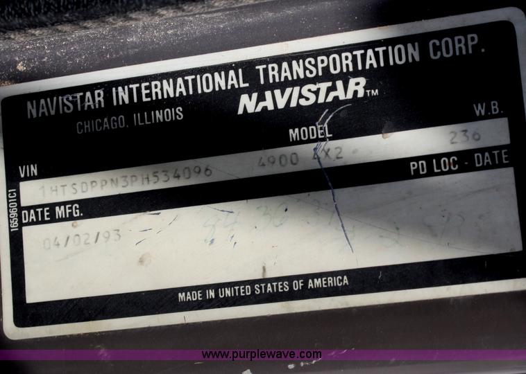 image for item B6545 1993 International 4900 semi truck with mixer box