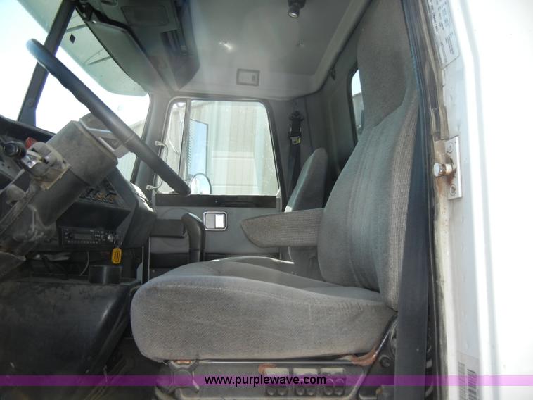 image for item C4327 1997 Volvo WCA semi truck