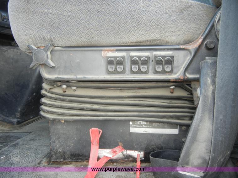 image for item C4327 1997 Volvo WCA semi truck