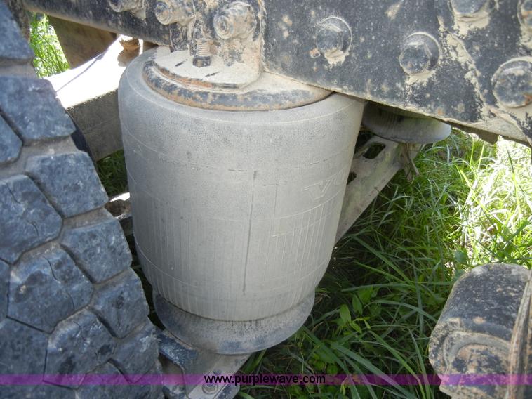 image for item C4327 1997 Volvo WCA semi truck